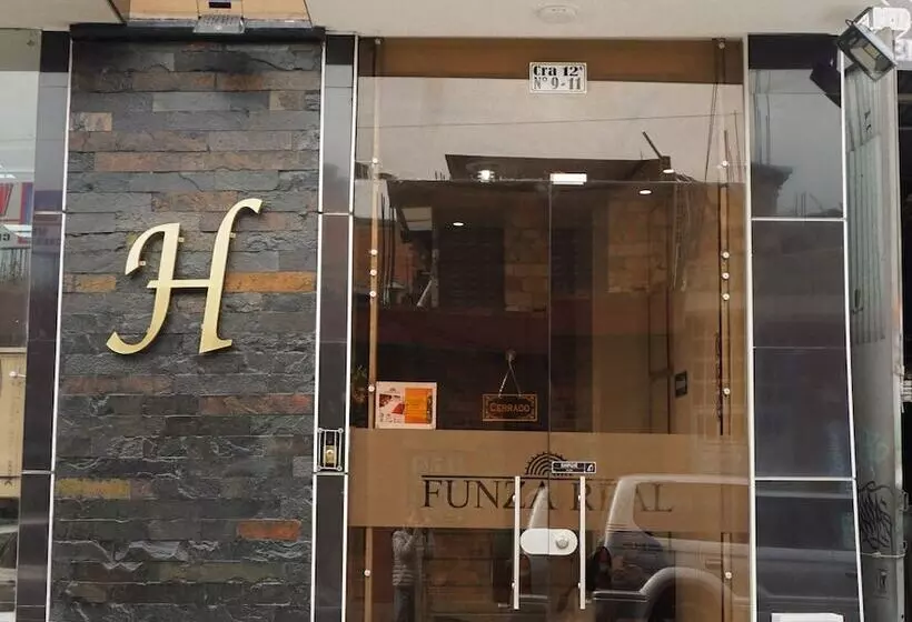ホテル Funza Real