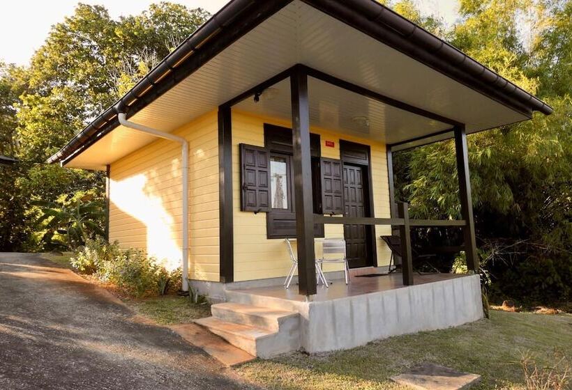 هتل Lodges Balourou