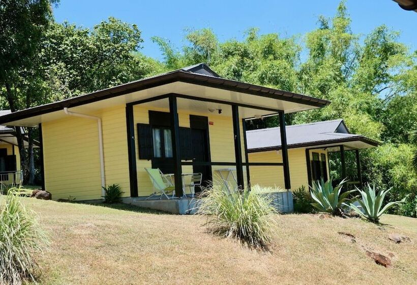 هتل Lodges Balourou