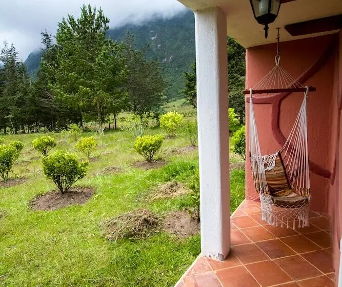 ホテル Pululahua Ecolodge