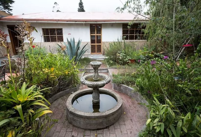 ホテル Pululahua Ecolodge