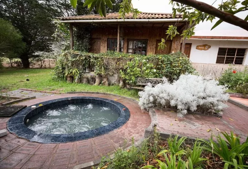 ホテル Pululahua Ecolodge