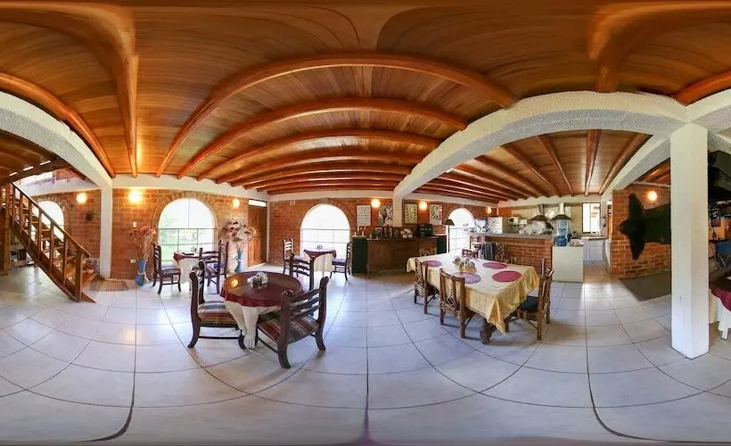 ホテル Pululahua Ecolodge