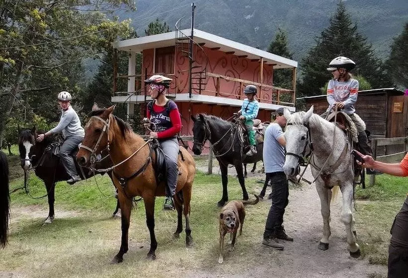 ホテル Pululahua Ecolodge