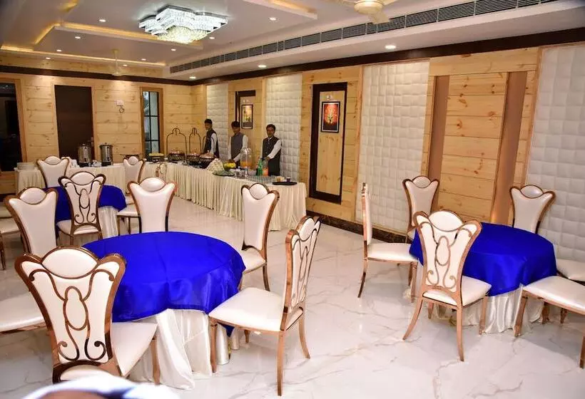 Hotelli The Riverside Inn