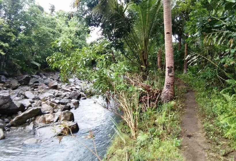 Hotelli Western Highway Lodge