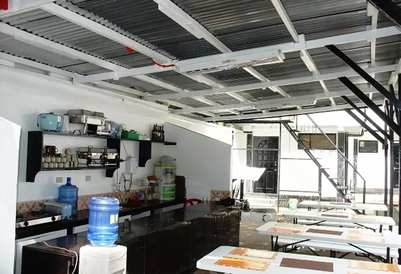 Hotelli Western Highway Lodge