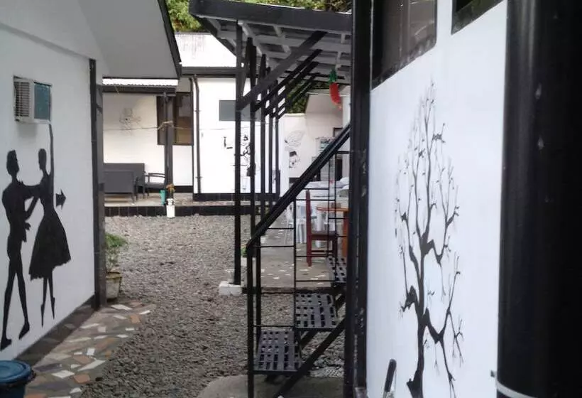 Hotelli Western Highway Lodge