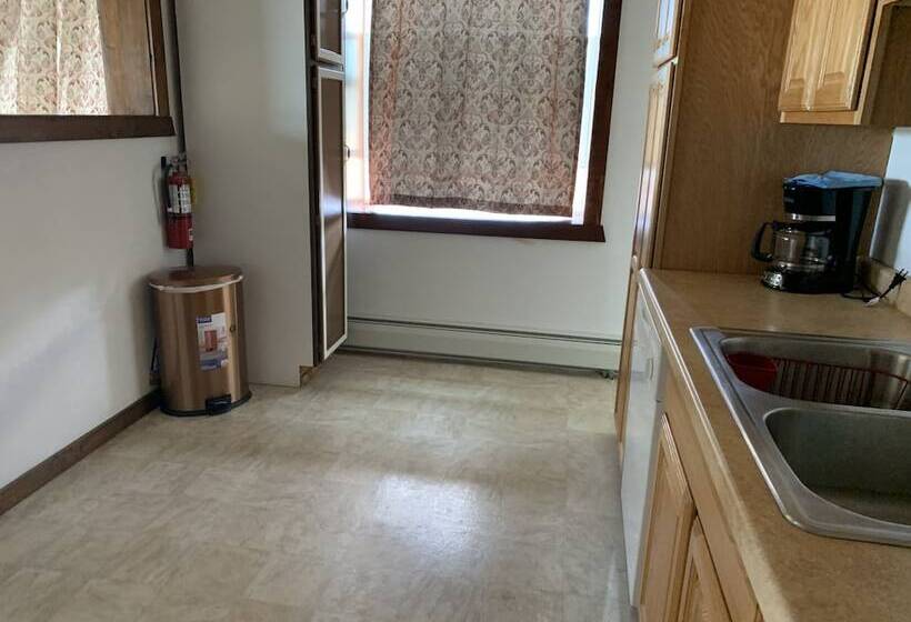 Nashwauk Lodging Hostel