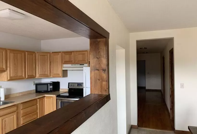 Nashwauk Lodging   Hostel