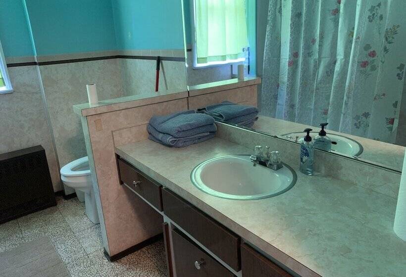 Nashwauk Lodging Hostel