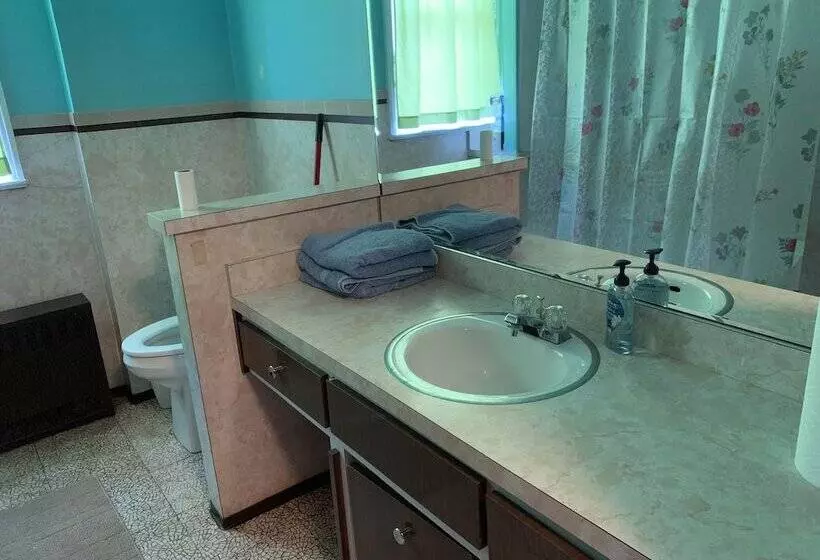 Nashwauk Lodging   Hostel