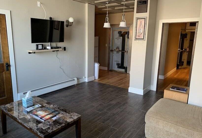 Nashwauk Lodging Hostel