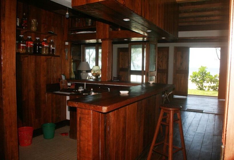 펜션 Chez Paul Ambodiatafana