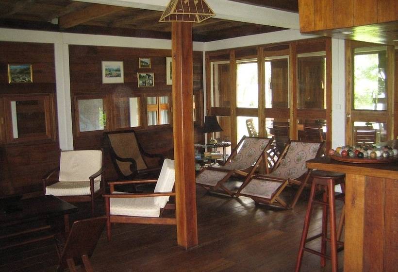 펜션 Chez Paul Ambodiatafana