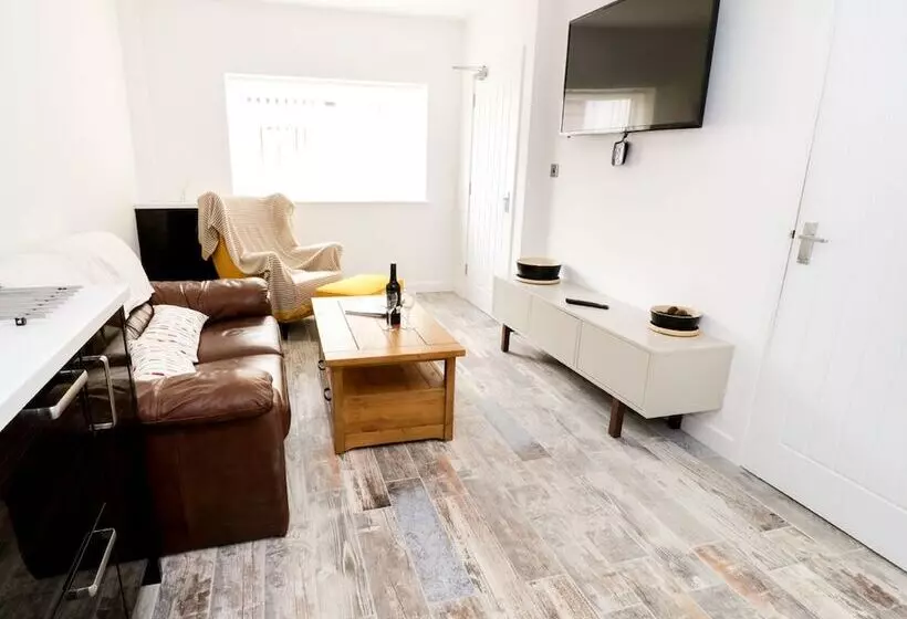 The Old Post Office 23 High Street