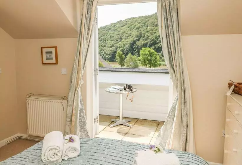1 River Cottage
