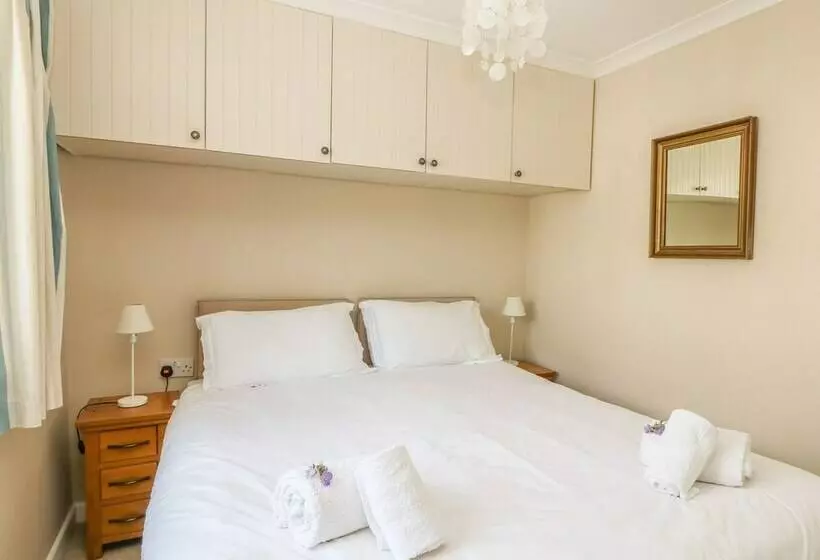 1 River Cottage