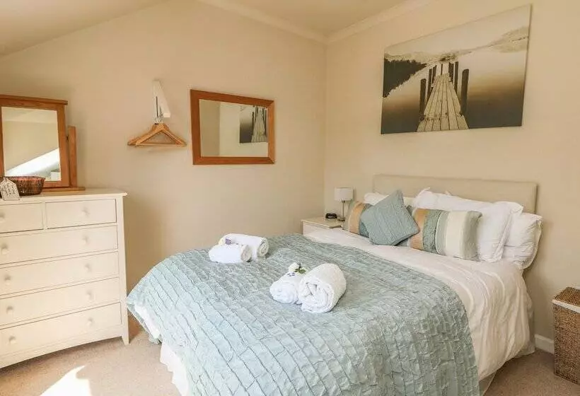 1 River Cottage