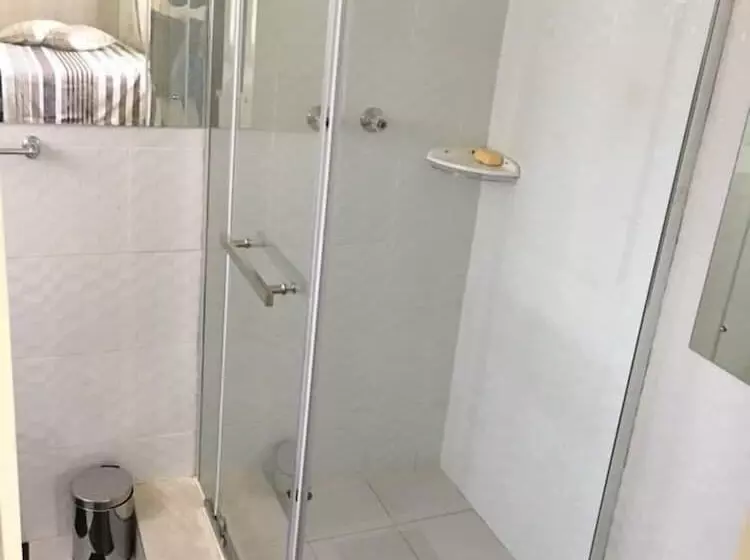 تختخواب و صبحانه Cycad Lodge Zimbabwe