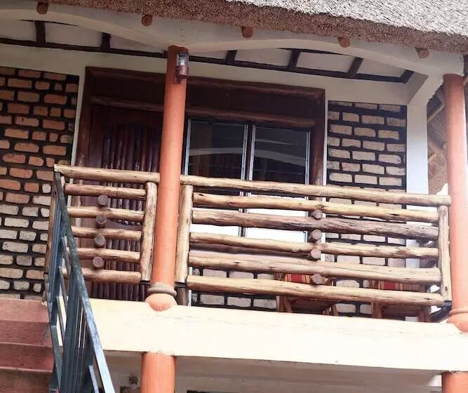 تختخواب و صبحانه Elite Backpackers Services Masaka