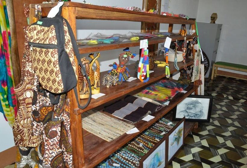 تختخواب و صبحانه Elite Backpackers Services Masaka