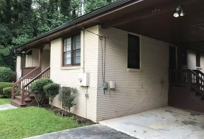 تختخواب و صبحانه The Relentless House