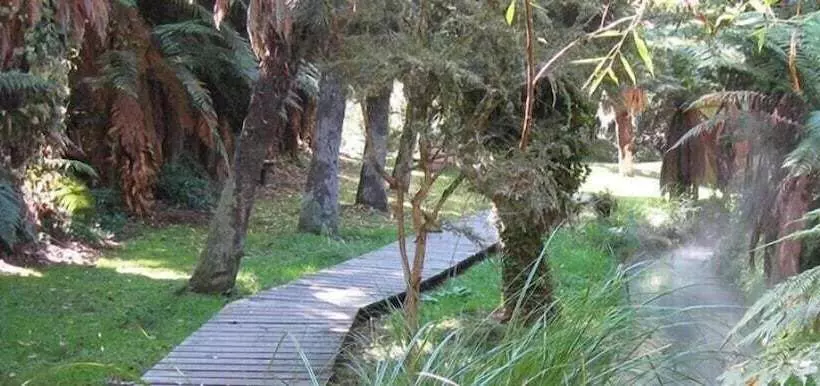 Golden Springs Motel And Holiday Park