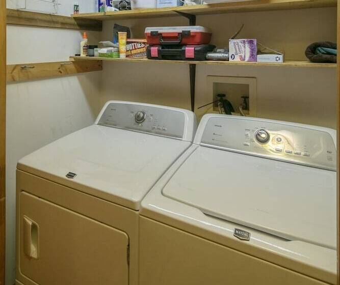 Hidden Creek Cabin Apartment