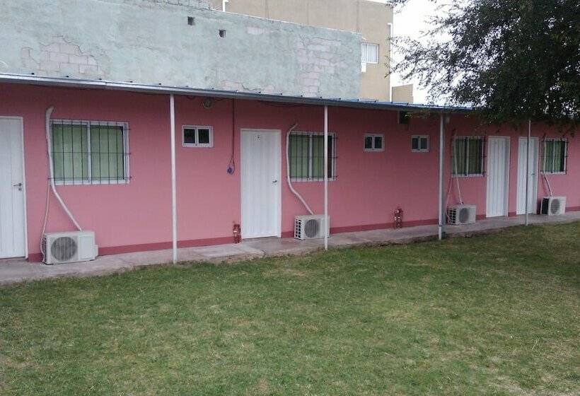 ホテル Alojamientos Leo