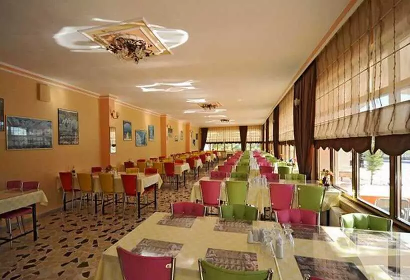 ホテル Baskent Demiralan