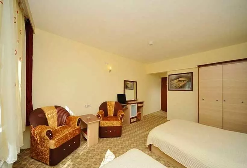 ホテル Baskent Demiralan