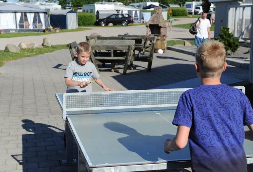 בית מלון כפרי First Camp Holbæk Fjord