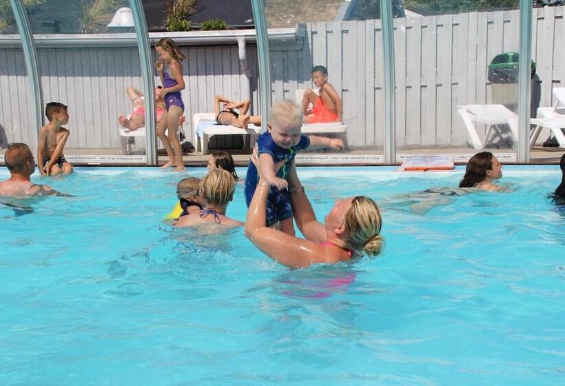 בית מלון כפרי First Camp Holbæk Fjord