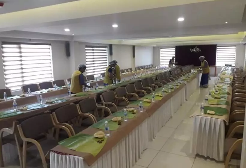 Hotelli Navaratna Inn A Luxury