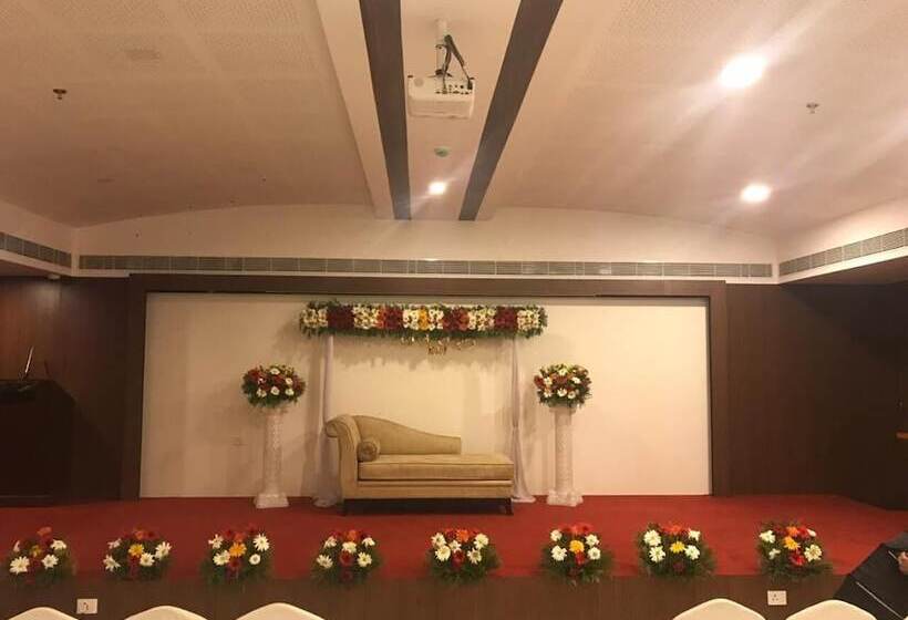 בית מלון כפרי Navaratna Inn A Luxury