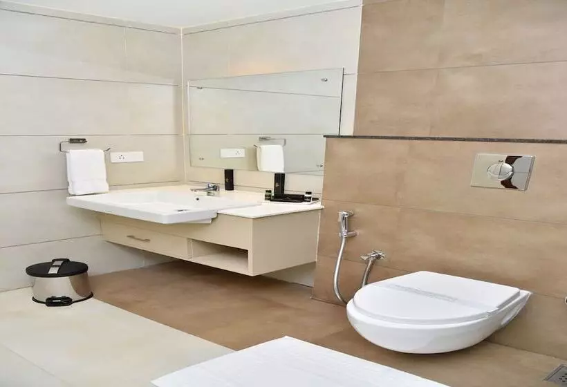 Hotelli Navaratna Inn A Luxury