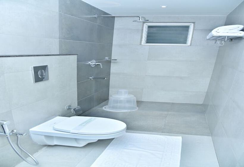 בית מלון כפרי Navaratna Inn A Luxury