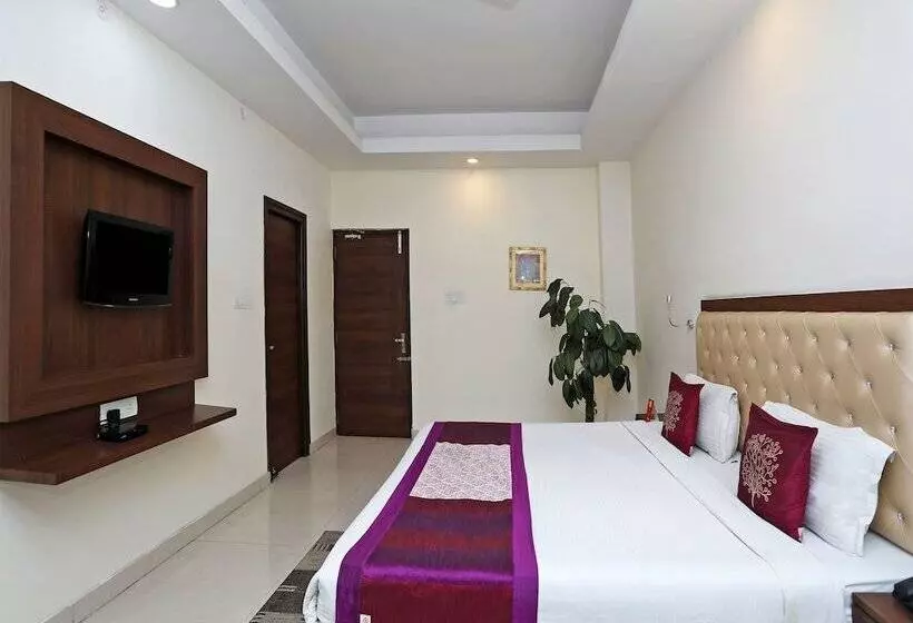 هتل Oyo 680 Ranjana Heritage