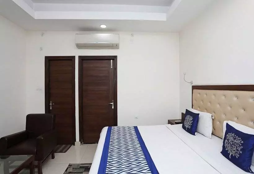 هتل Oyo 680 Ranjana Heritage
