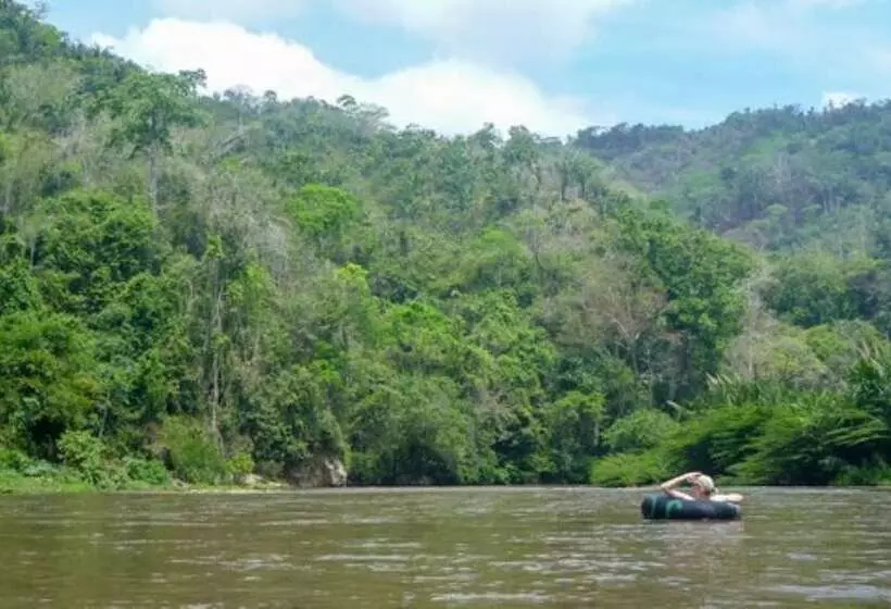 ホテル Reserva Natural El Matuy