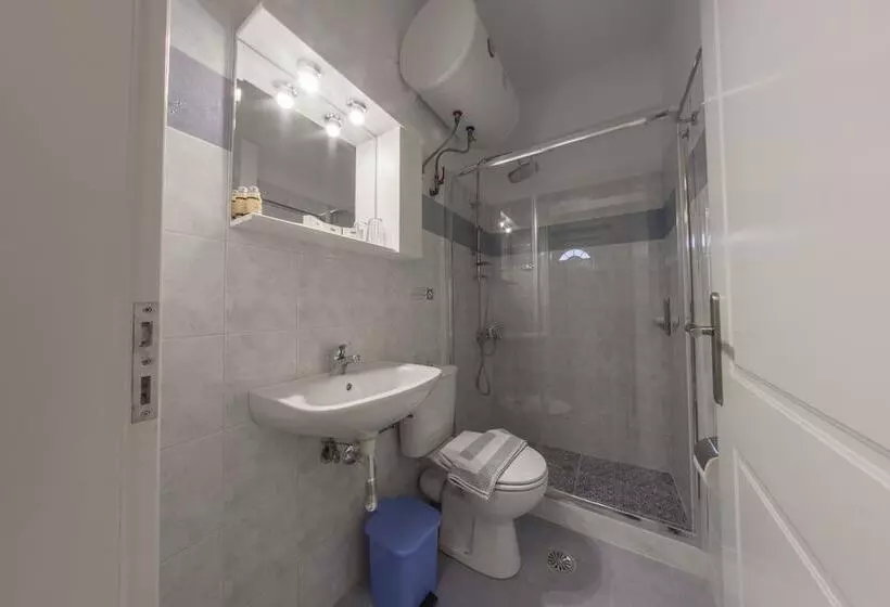 Kiveri Apartments