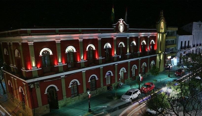 Macondo De Pizza Pazza Hotel Restobar