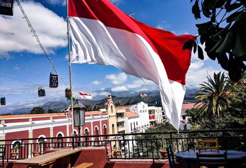 Macondo De Pizza Pazza Hotel Restobar