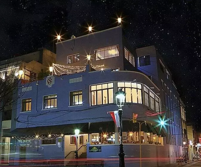 Macondo De Pizza Pazza Hotel Restobar