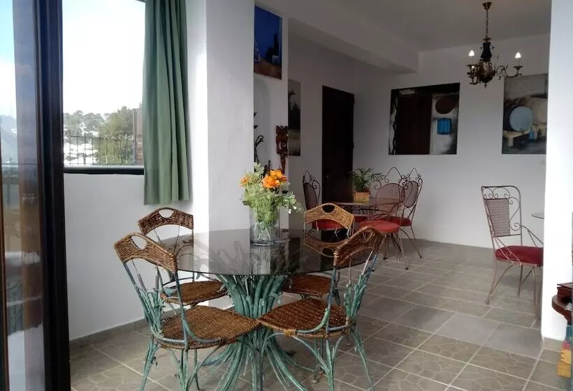 ペンション Guest House Kithairon