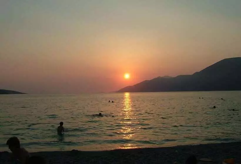 ペンション Guest House Kithairon