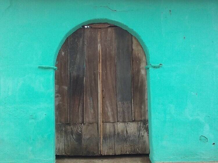 پانسیون La Posada De Don Tito