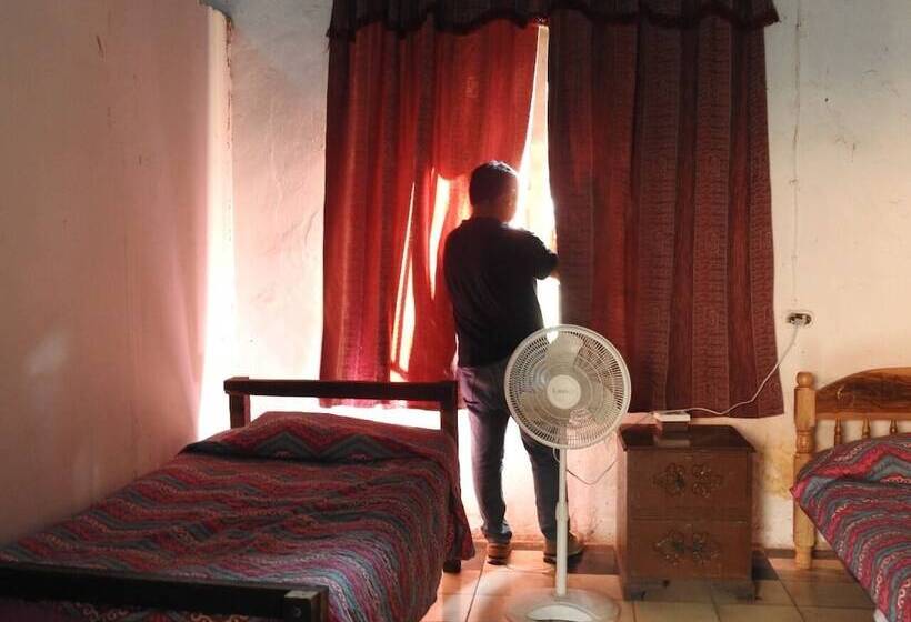 پانسیون La Posada De Don Tito