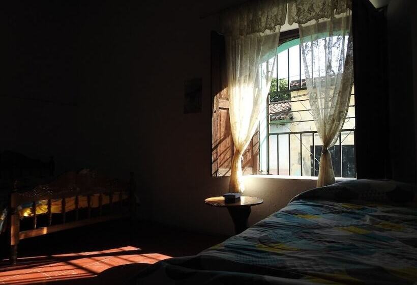 پانسیون La Posada De Don Tito